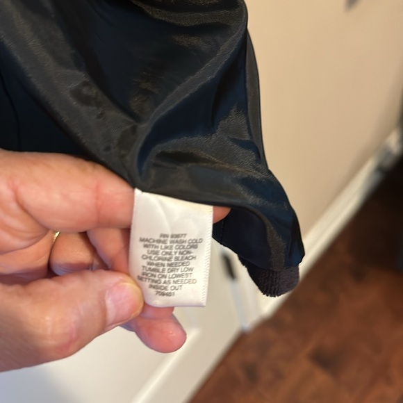 Black velvet vest by Liz Claiborne Woman - Picture 12 of 12